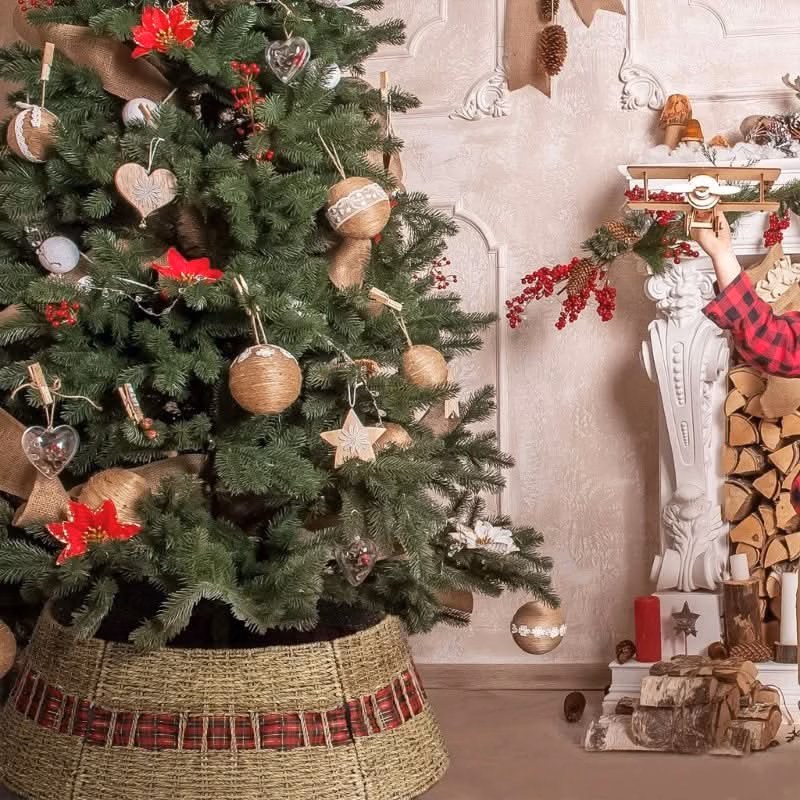 Saia Árvore de Natal Base Rústica com Xadrez 60x40x20cm - Image 2